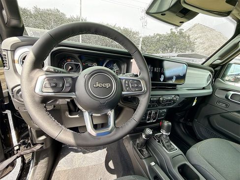 New 2025 Jeep Wrangler Sahara w/ Technology Group image 9