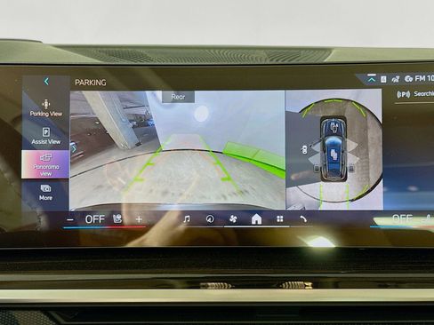 New 2026 BMW X7 xDrive40i w/ Premium Package image 14