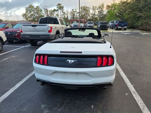 Used 2021 Ford Mustang Convertible image 4