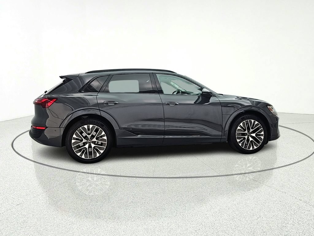 Used 2024 Audi Q8 e-tron Premium Plus w/ Premium Plus Package AWD/4WD image 8