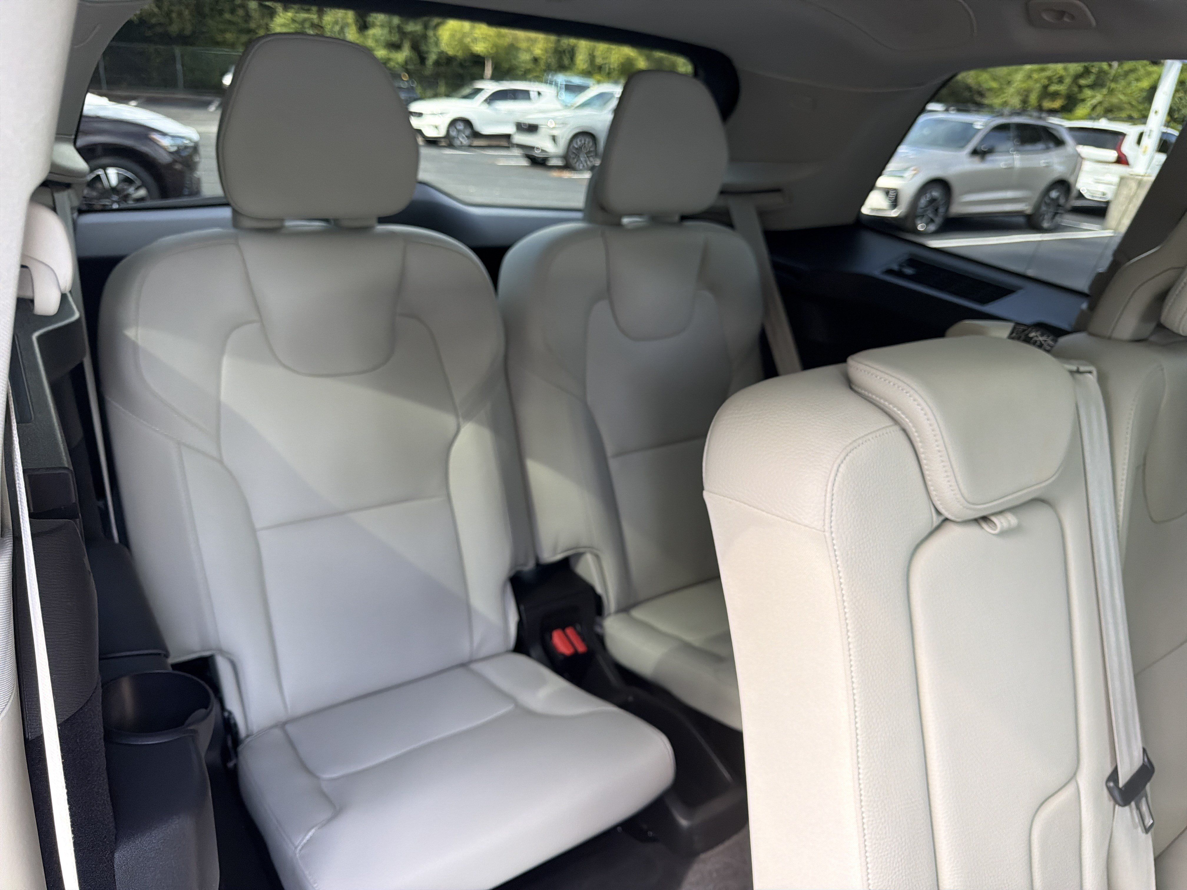 Certified 2023 Volvo XC90 B6 Plus w/ Protection Package Premier AWD/4WD image 33