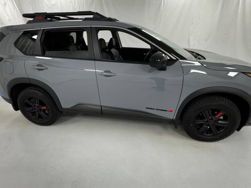 Certified 2026 Nissan Rogue SV AWD/4WD image 2