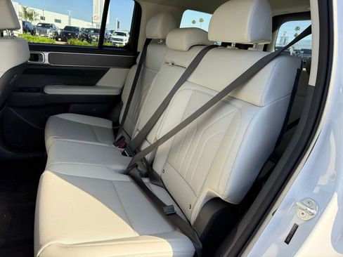 Used 2025 Hyundai Santa Fe SEL AWD/4WD image 3