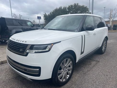 Used 2025 Land Rover Range Rover SE image 1