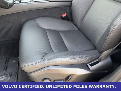 Certified 2025 Volvo XC60 B5 Plus image 29