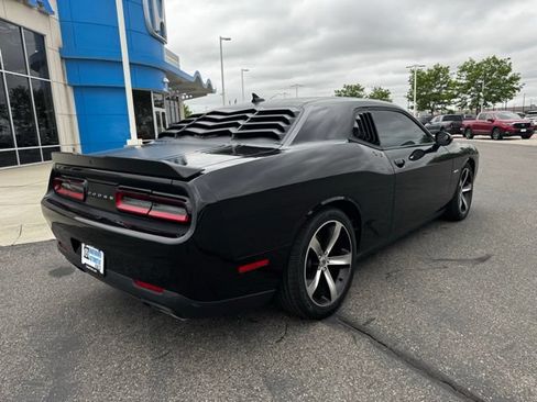 Used 2017 Dodge Challenger R/T RWD image 5