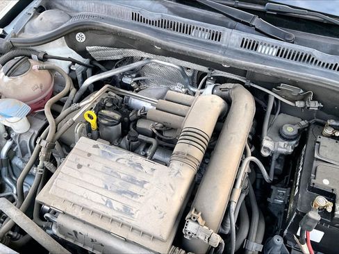 Used 2017 Volkswagen Jetta SE image 31