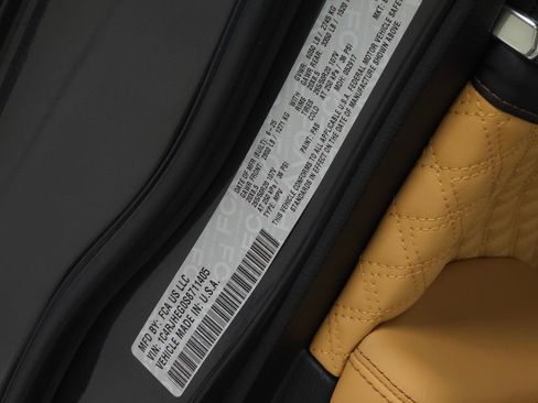 Used 2025 Jeep Grand Cherokee Summit AWD/4WD image 36