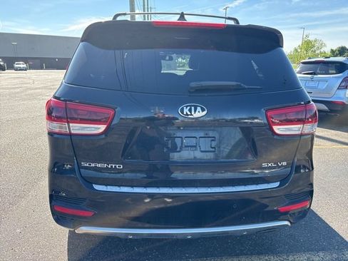 Used 2016 Kia Sorento SX FWD image 4