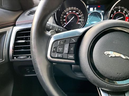 Used 2020 Jaguar F-TYPE Coupe image 23