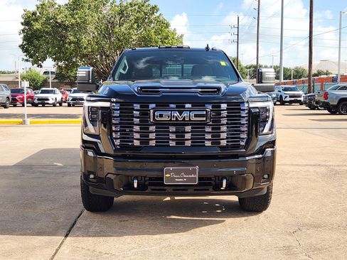 Used 2025 GMC Sierra 2500 Denali Ultimate w/ Max Trailering Package AWD/4WD image 3