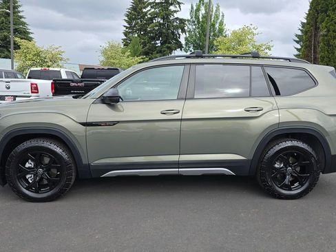Used 2025 Volkswagen Atlas Peak Edition SE AWD/4WD image 6