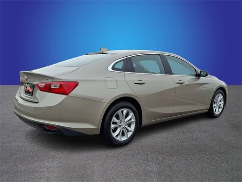 Used 2024 Chevrolet Malibu LT image 5