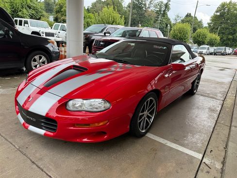 Used 2002 Chevrolet Camaro Z28 w/ SS Performance/Appearance Pkg RWD image 19