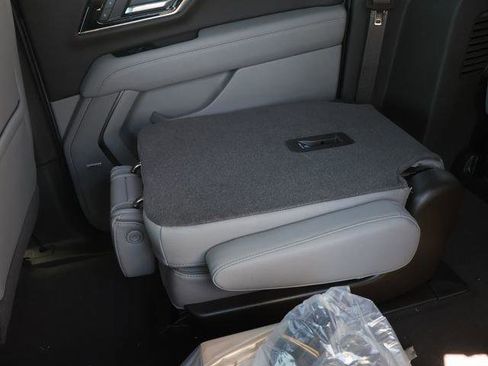 New 2026 GMC Yukon XL Elevation AWD/4WD image 13