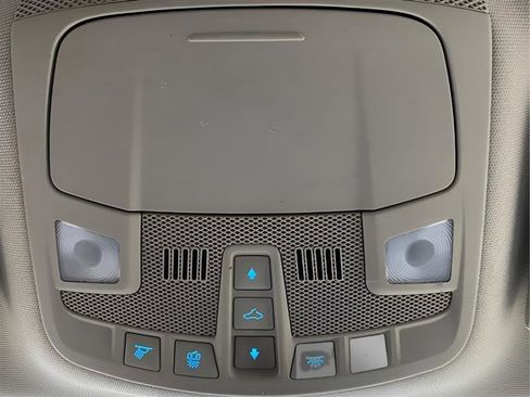 Used 2017 Ford Fusion SE w/ Fusion SE Technology Package image 26