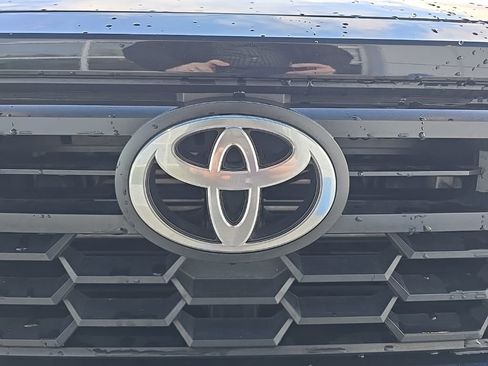 Used 2025 Toyota Tacoma TRD Off-Road image 31