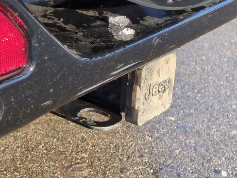 Used 2022 Jeep Wrangler Unlimited Sahara image 40