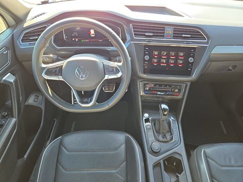 Used 2023 Volkswagen Tiguan SEL R-Line AWD/4WD image 14