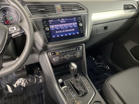 Used 2021 Volkswagen Tiguan SEL image 36