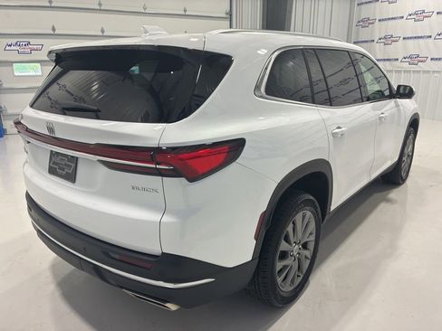 Used 2026 Buick Enclave Preferred AWD/4WD image 7