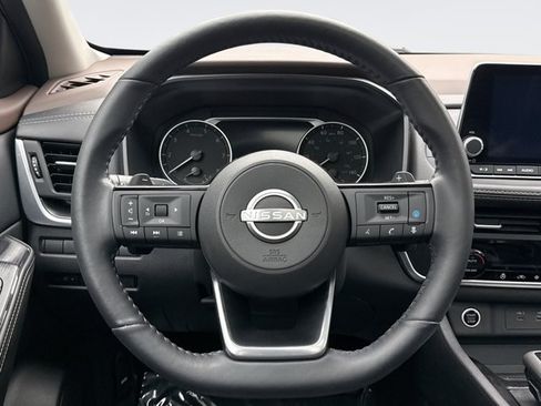 Used 2023 Nissan Rogue SV w/ SV Premium B Package AWD/4WD image 12