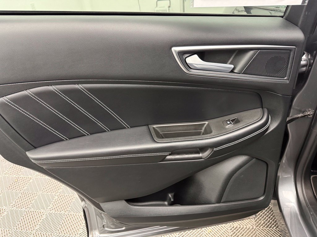 Used 2022 Ford Edge ST AWD/4WD image 34