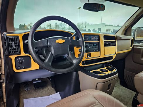 Used 2006 Chevrolet Express 3500 Extended w/ Power and Light Package image 15