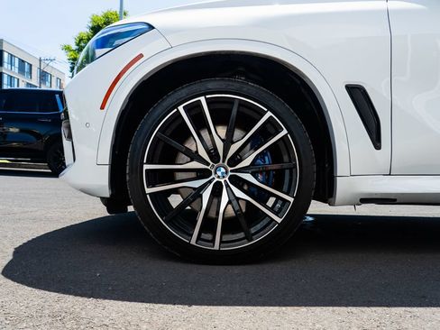 Used 2019 BMW X5 xDrive50i w/ M Sport Package AWD/4WD image 7
