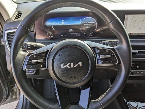 Certified 2025 Kia Seltos EX w/ EX Sunroof Package FWD image 29