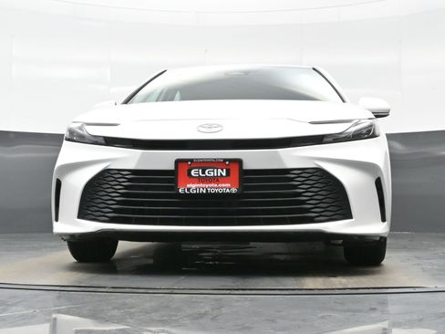 Used 2025 Toyota Camry LE image 26