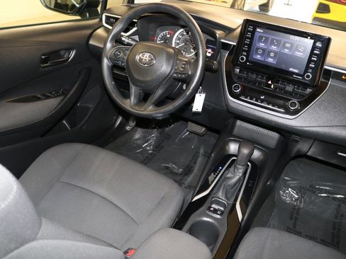 Used 2022 Toyota Corolla LE image 14