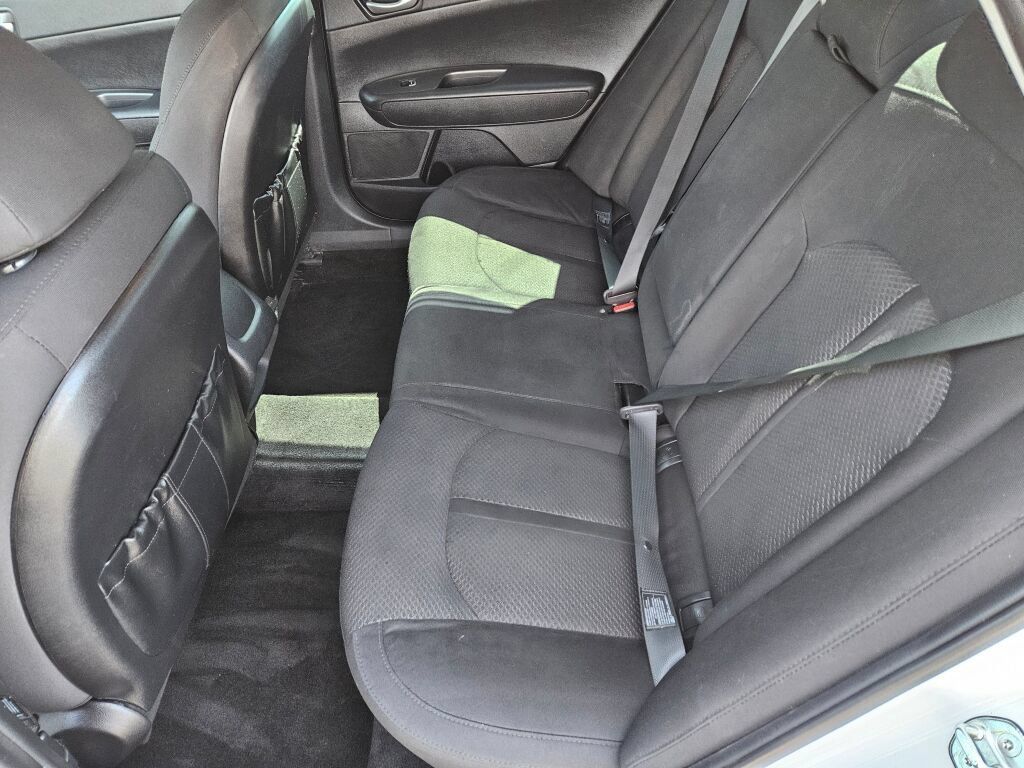 Used 2018 Kia Optima LX w/ 17" Alloy Wheels Package FWD image 10