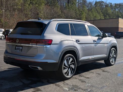 Used 2024 Volkswagen Atlas SEL image 9
