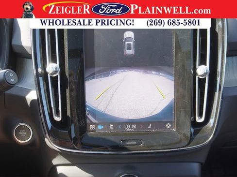 Used 2023 Volvo XC40 B5 Plus w/ Protection Package Premier image 20