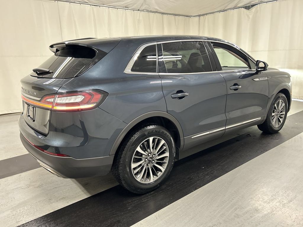 Used 2023 Lincoln Nautilus AWD w/ Premium Package image 2