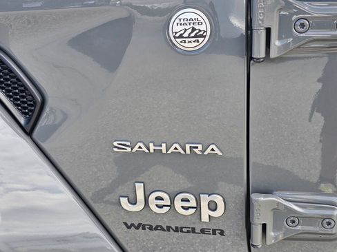 Used 2023 Jeep Wrangler Unlimited Sahara w/ Cold Weather Group AWD/4WD image 30