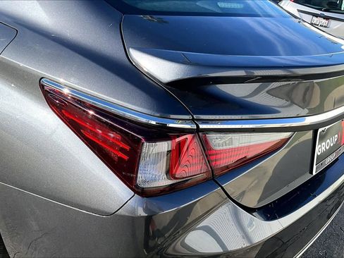 Used 2022 Lexus ES 300h w/ Premium Package image 29