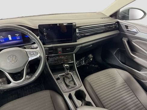 Certified 2025 Volkswagen Jetta S FWD image 25