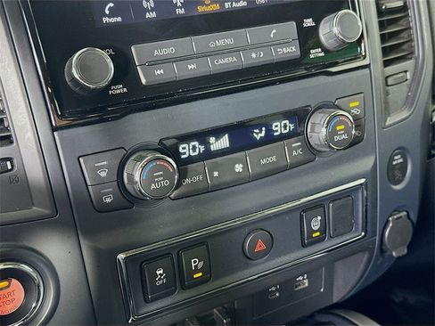 Used 2024 Nissan Titan SV w/ SV Convenience Package image 25