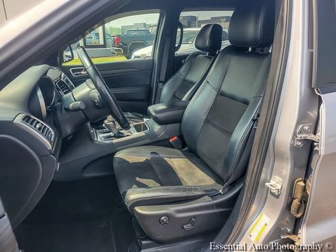 Used 2020 Jeep Grand Cherokee Altitude AWD/4WD image 14