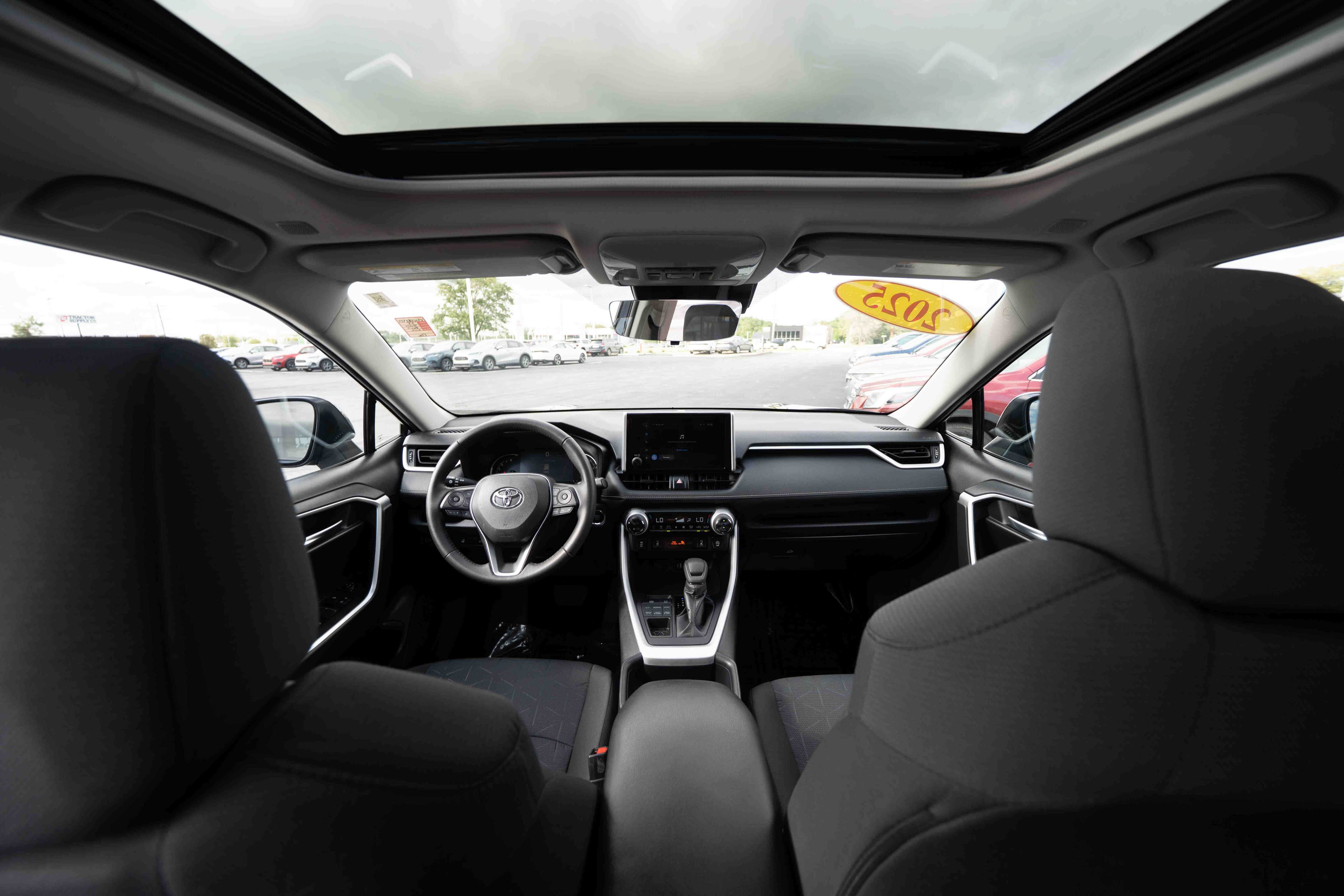 Used 2025 Toyota RAV4 XLE w/ Convenience Package AWD/4WD image 19