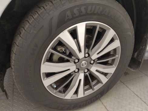 Used 2017 Nissan Pathfinder SL w/ SL Tech Package FWD image 31