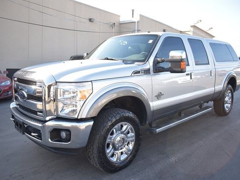 Used 2012 Ford F250 Lariat w/ Chrome Pkg image 3