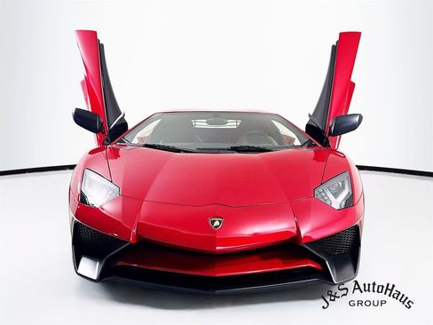 Used 2016 Lamborghini Aventador LP 750-4 Superveloce AWD/4WD image 2