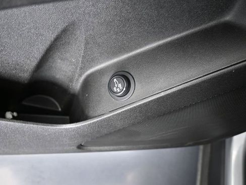 Used 2024 Chevrolet Equinox LT image 49