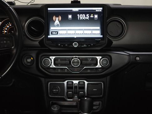 Used 2022 Jeep Wrangler Unlimited Sport S image 27