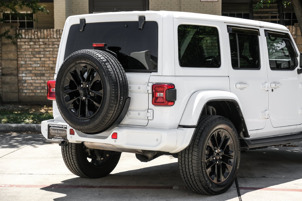 Used 2021 Jeep Wrangler Unlimited Sahara AWD/4WD image 17