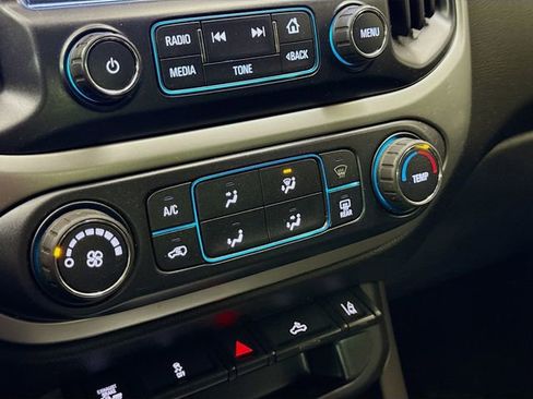 Used 2018 Chevrolet Colorado LT w/ LT Convenience Package image 16