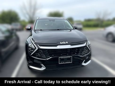 Used 2025 Kia Sportage EX AWD/4WD image 3
